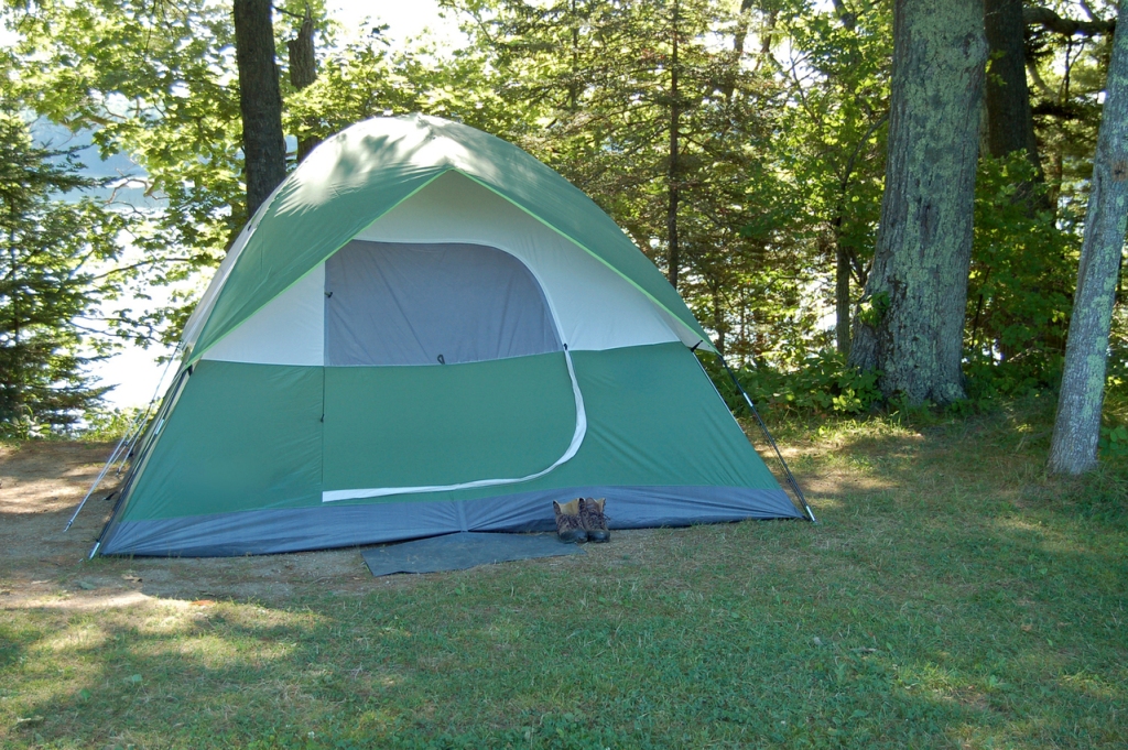 The campsite looked normal with the nylon tent set up.